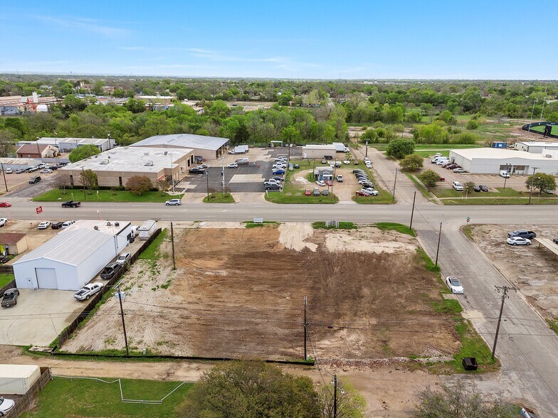 More Photos Of 2215 Franklin Ave, Waco Land For Lease