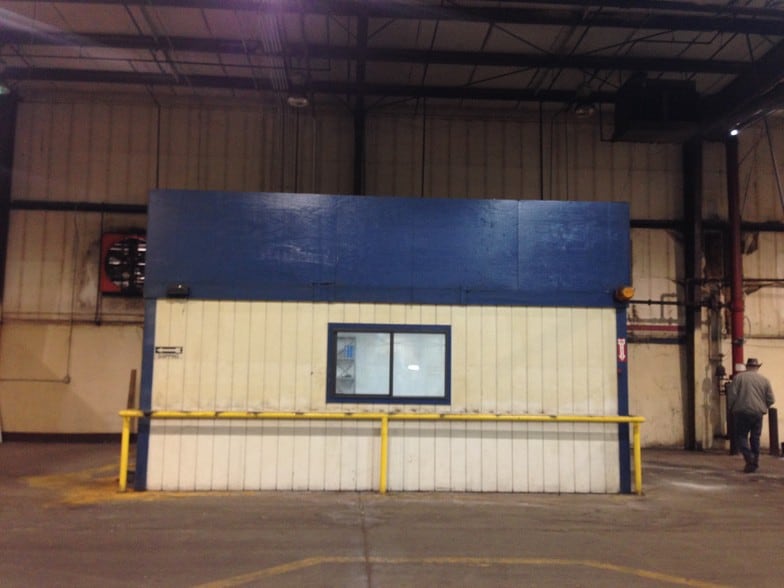 More Photos Of 400 N Harvey St, Seminole Manufacturing For Lease