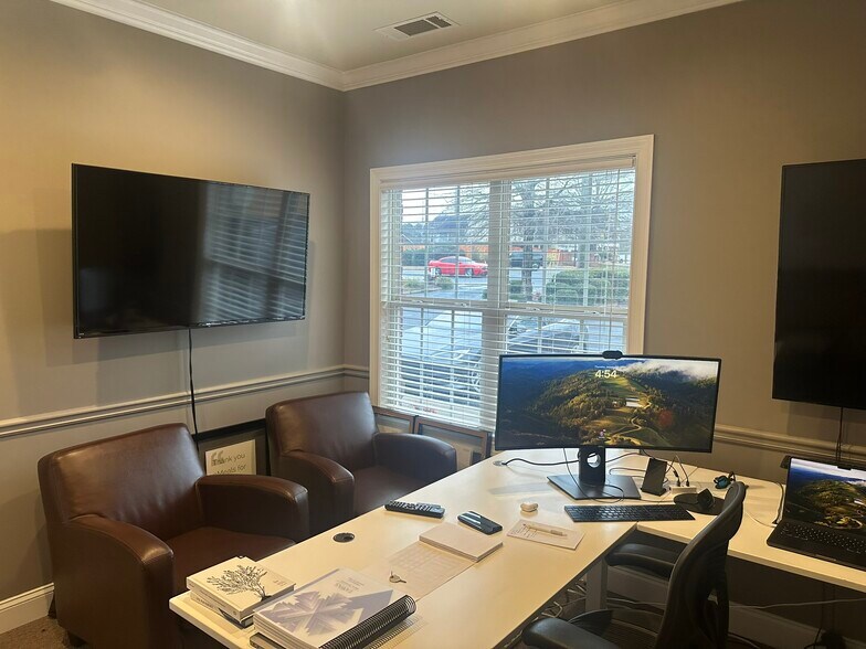 More Photos Of 5655 Lake Acworth Dr NW, Acworth Loft Creative Space For Lease