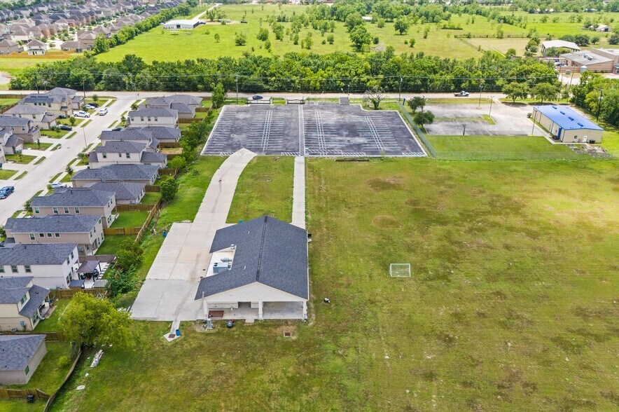 More Photos Of 5155 Almeda Genoa Rd, Houston Sports And Entertainment For Lease