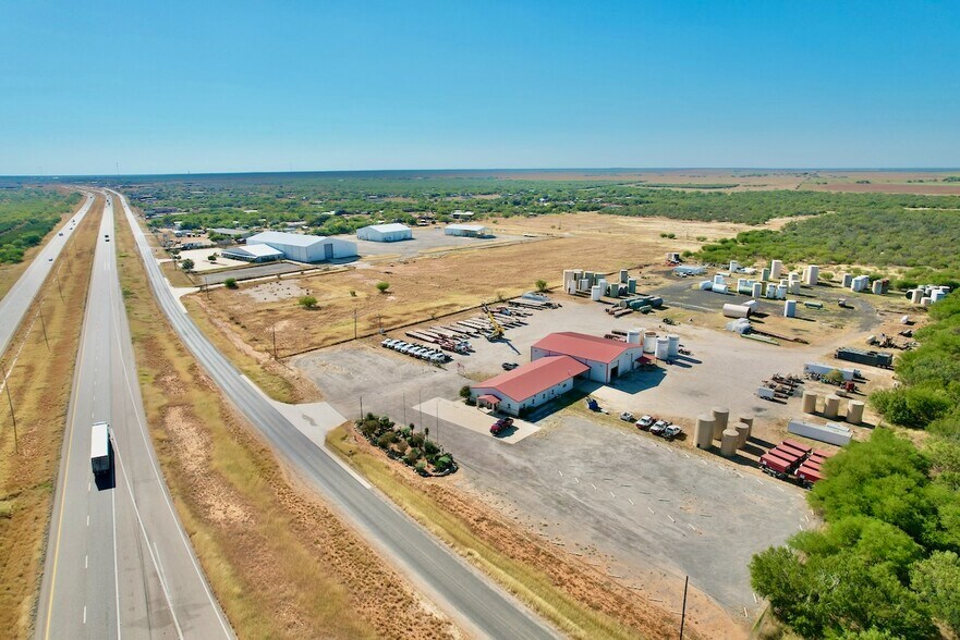More Photos Of 14800 IH 35, Dilley Industrial For Sale