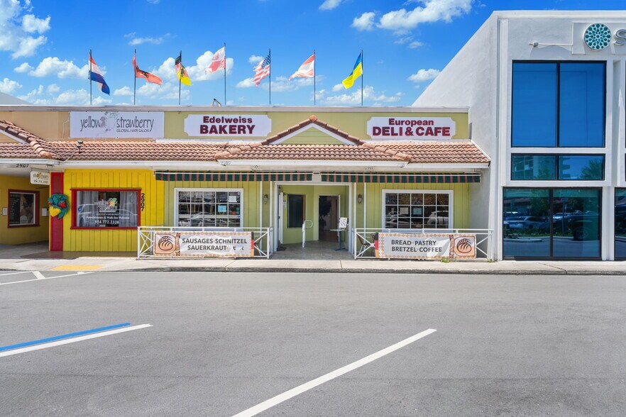 Primary Photo Of 2909-2911 E Commercial Blvd, Fort Lauderdale Storefront Retail Residential For Sale