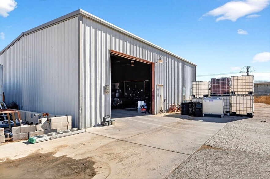 More Photos Of 8316 W I-20, Midland Warehouse For Sale
