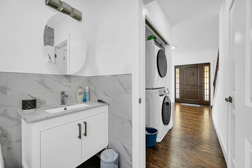 More Photos Of , Jefferson Valley Unknown For Sale