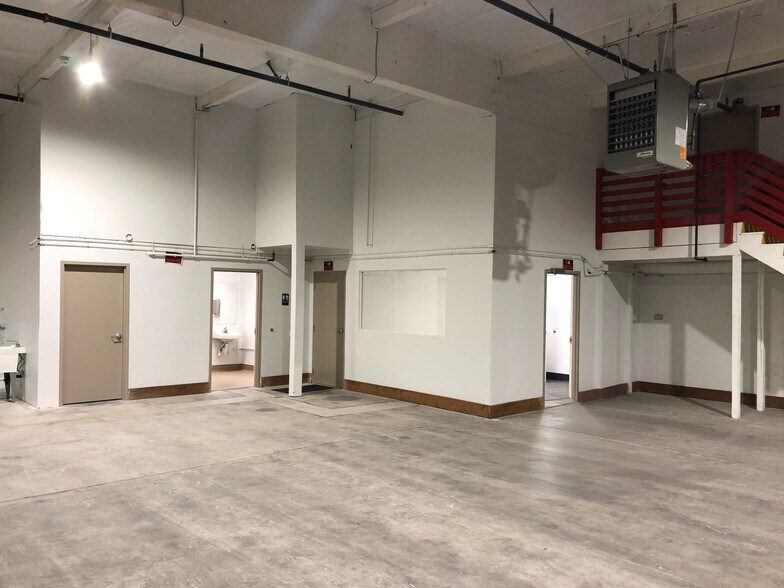 More Photos Of 29495 NW West Union Rd, North Plains Manufacturing For Lease