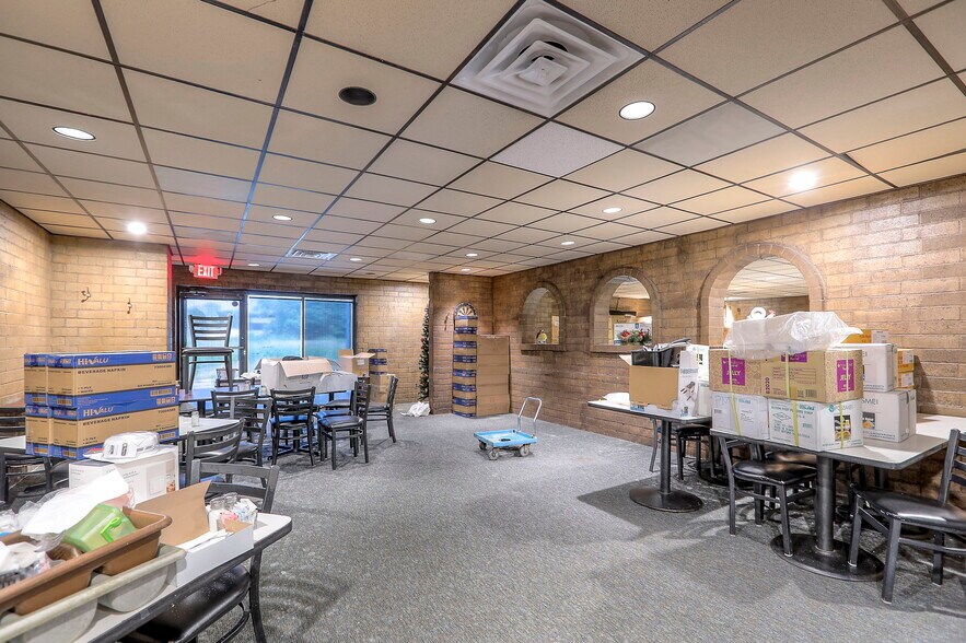 More Photos Of 330 E 135th St, Kansas City Restaurant For Sale