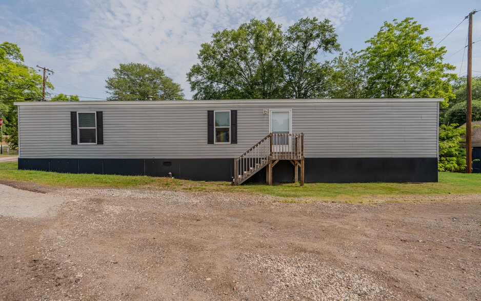 More Photos Of 923 W Lee Rd, Taylors Manufactured Housing Mobile Home Park For Sale