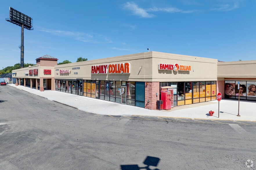 More Photos Of 5401 S Wentworth Ave, Chicago Unknown For Lease