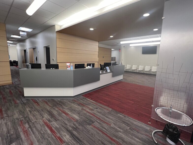 More Photos Of 12106 Tesson Ferry Rd, Saint Louis Medical For Sale