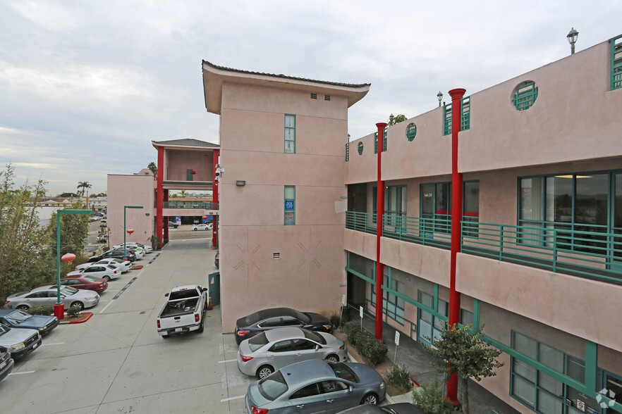 More Photos Of 4660 El Cajon Blvd, San Diego Medical For Lease