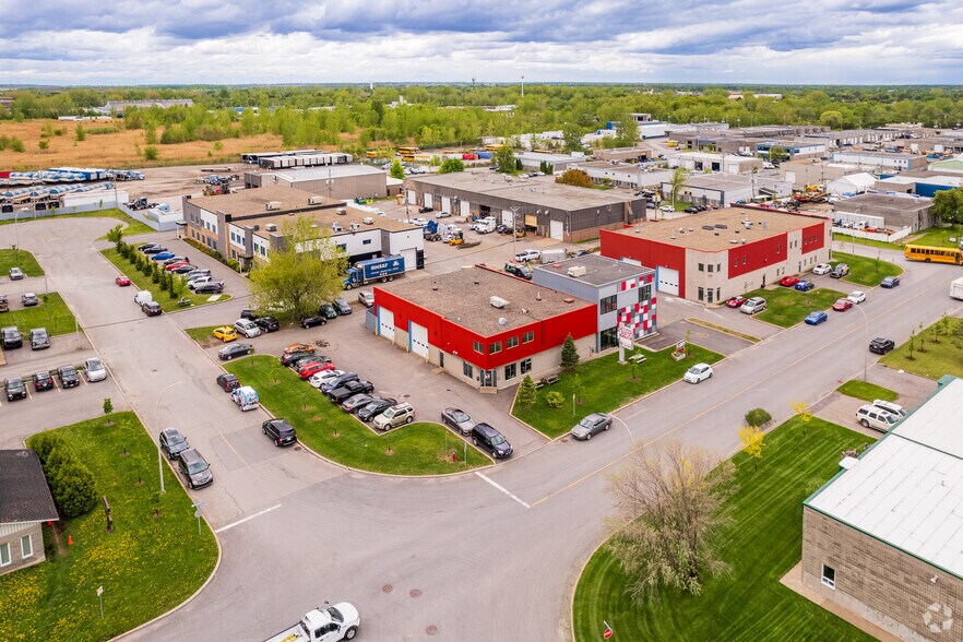 More Photos Of 112 Rue Industrielle, Delson Light Distribution For Lease