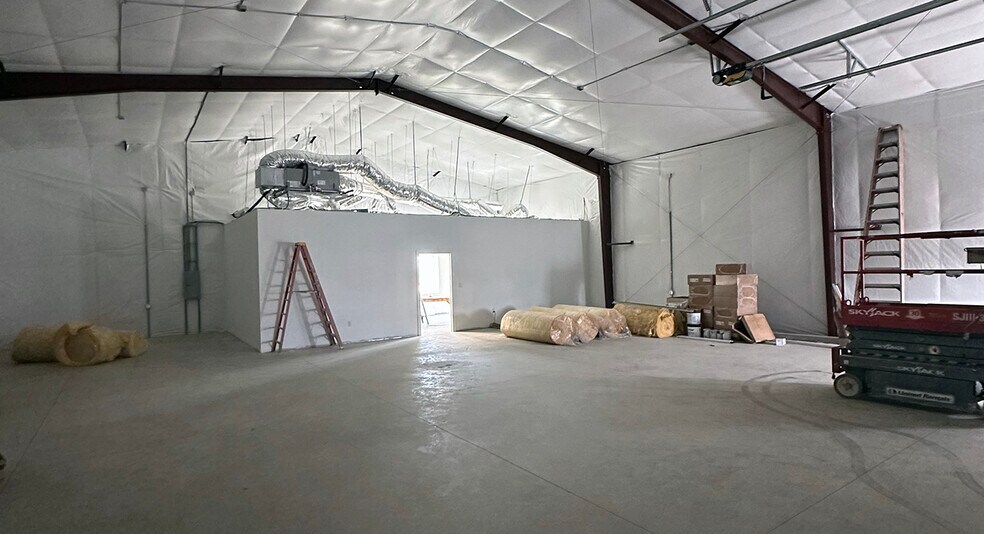 More Photos Of 214 Everett St, Richmond Warehouse For Lease