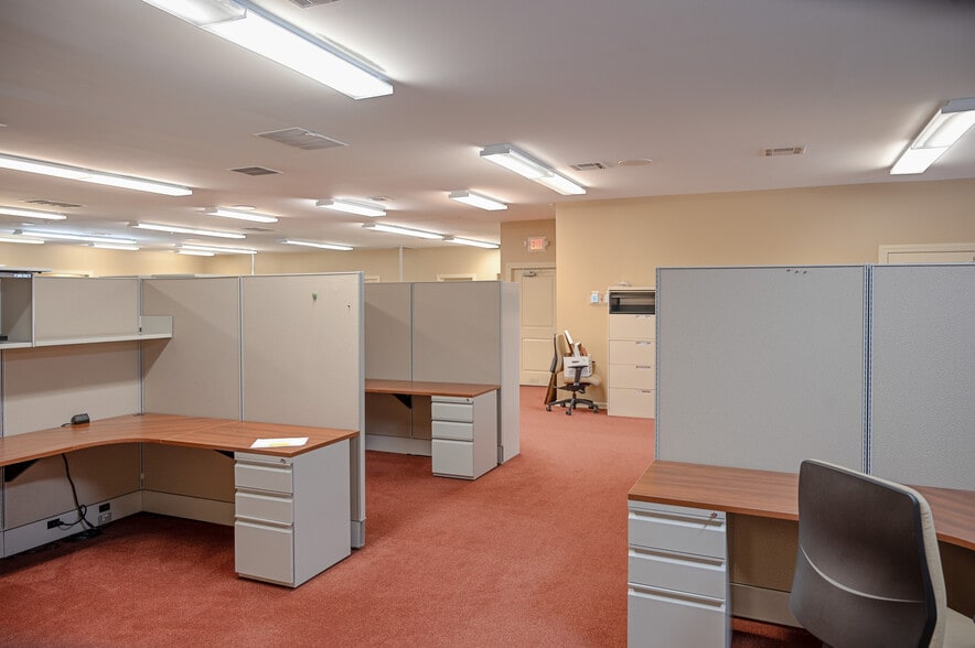 More Photos Of 105 River Ave, Lakewood Office For Lease