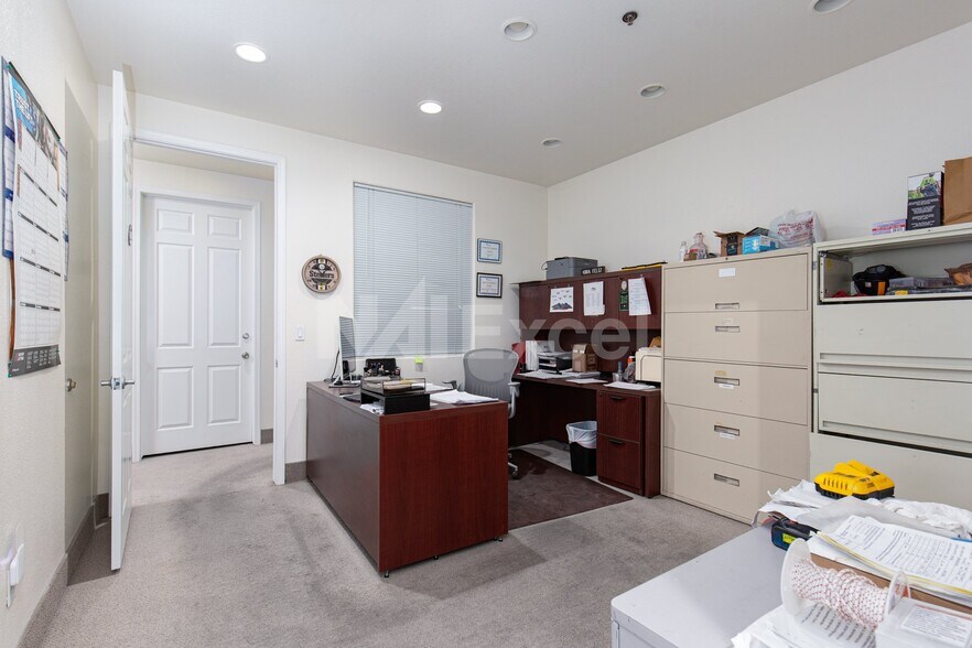More Photos Of 220 Commerce Park Ct, North Las Vegas Manufacturing For Sale