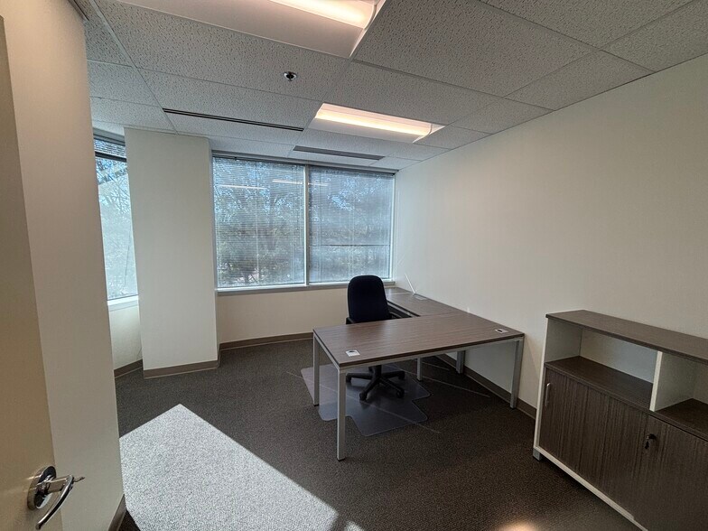 More Photos Of 1801 Robert Fulton Dr, Reston Medical For Lease