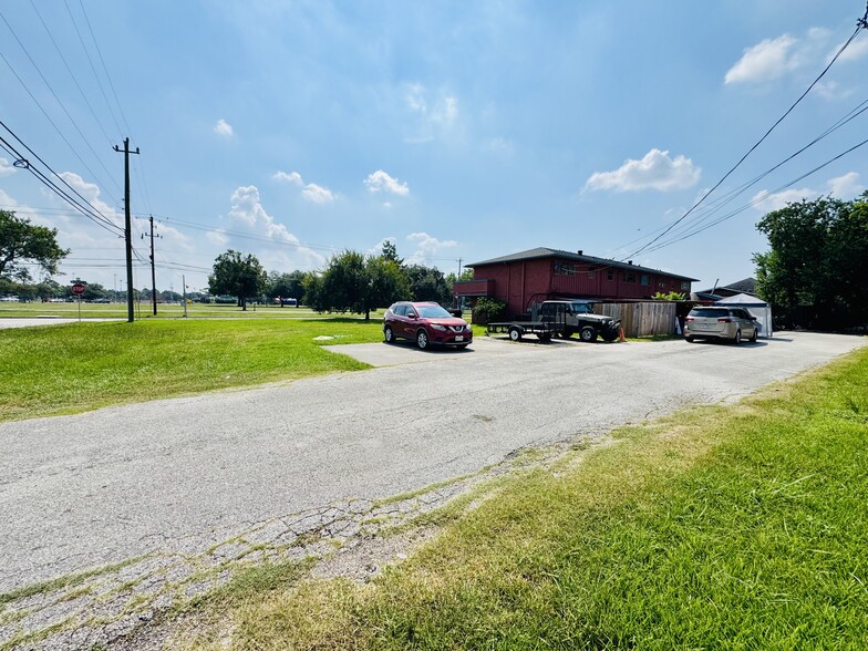 More Photos Of 2816 Lafferty Rd, Pasadena Apartments For Sale
