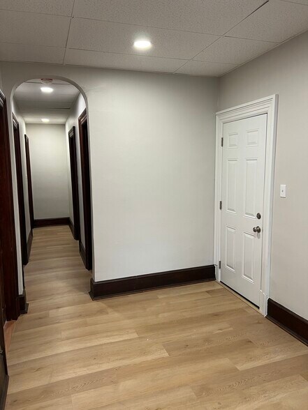 More Photos Of 125 N George St, York Storefront Retail Residential For Lease