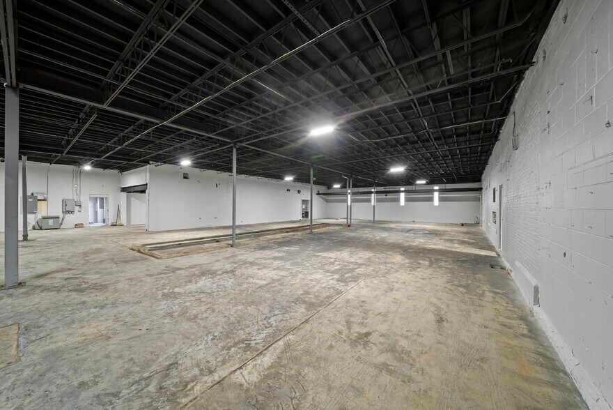 More Photos Of 174 N Main St, Franklin Light Manufacturing For Sale