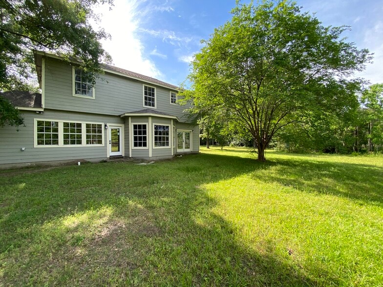 More Photos Of 33210 Magnolia Cir, Magnolia Office For Sale