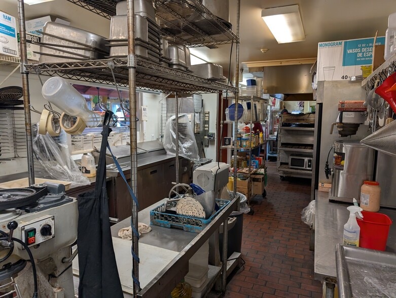More Photos Of 1337 Baytree Rd, Valdosta General Retail For Sale