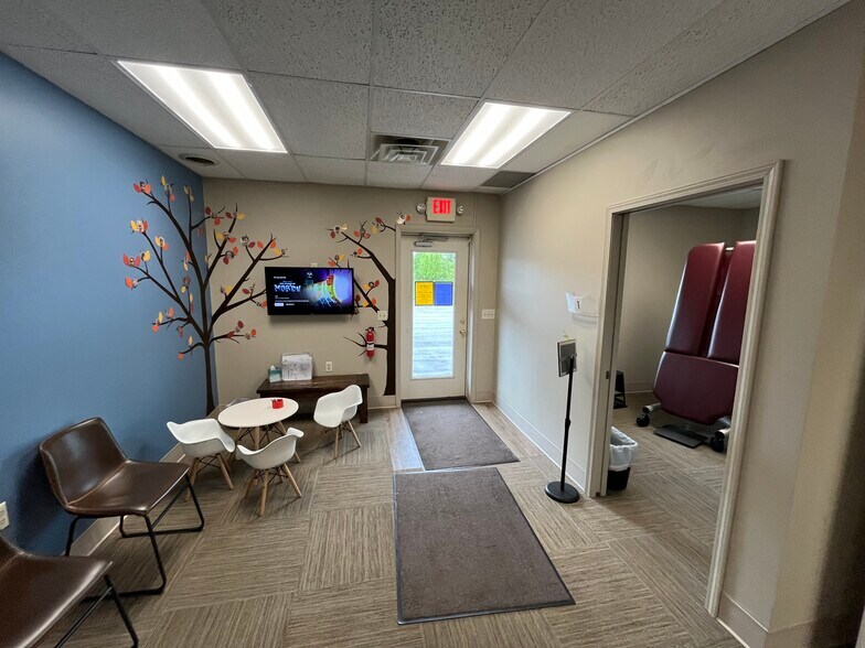 More Photos Of 5620 Business Ave, Cicero Office For Lease