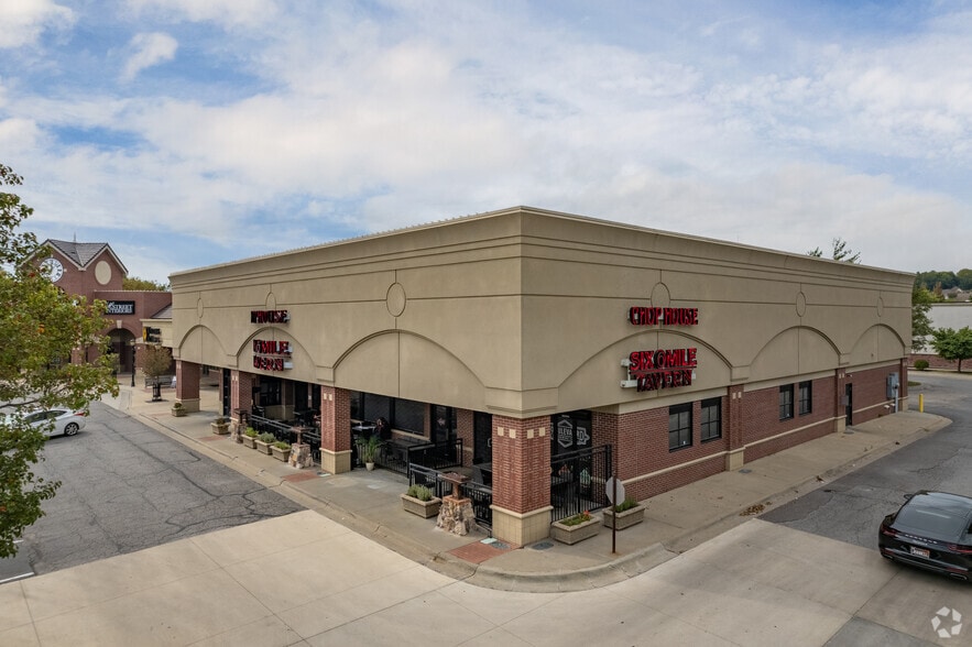 More Photos Of 4931 W 6th St, Lawrence Unknown For Lease