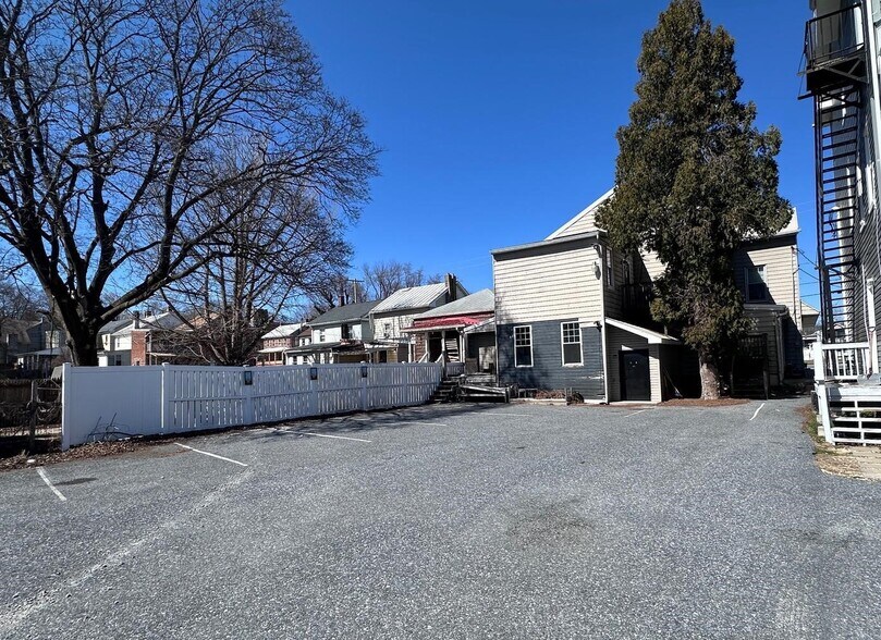 More Photos Of 8 W Broadway, Etters Office For Sale