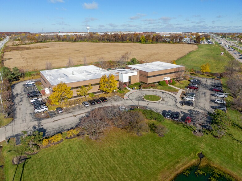 More Photos Of 2400 Big Timber Rd, Elgin Office For Lease