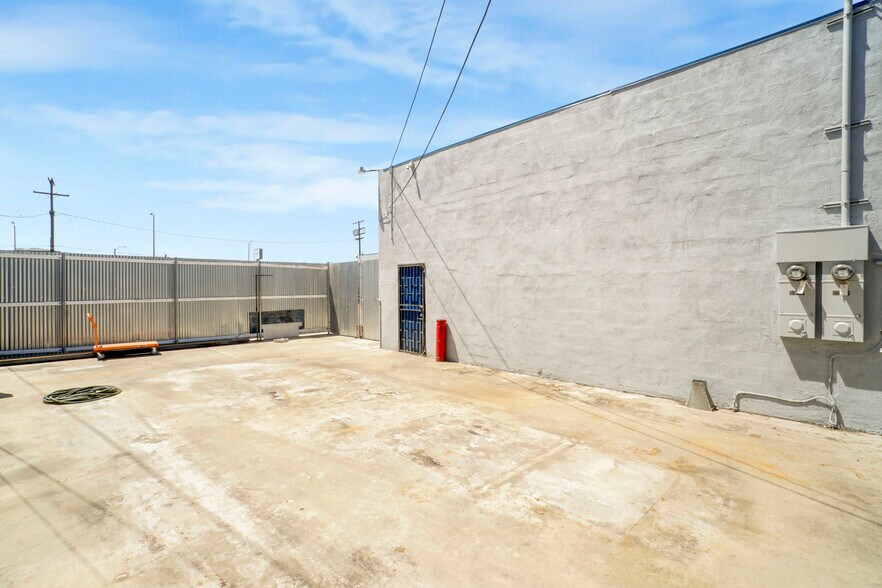 More Photos Of 2317-2323 Pasadena Ave, Los Angeles Auto Repair For Sale