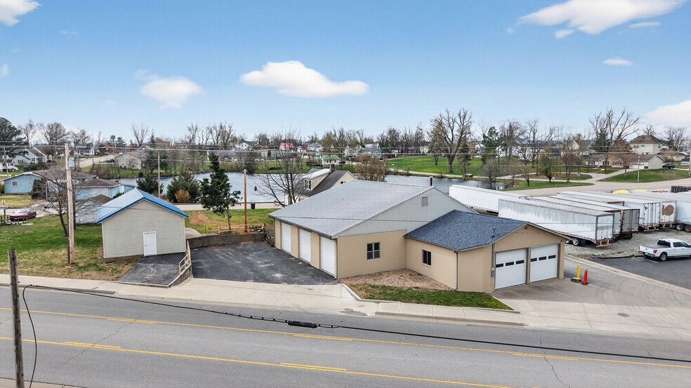 More Photos Of 317 S Kingshighway St, Perryville Industrial For Sale