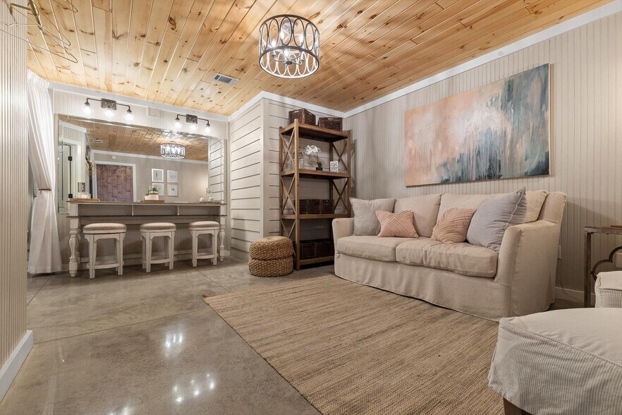 More Photos Of 1020 Thomas Rd, Benton Multifamily For Sale