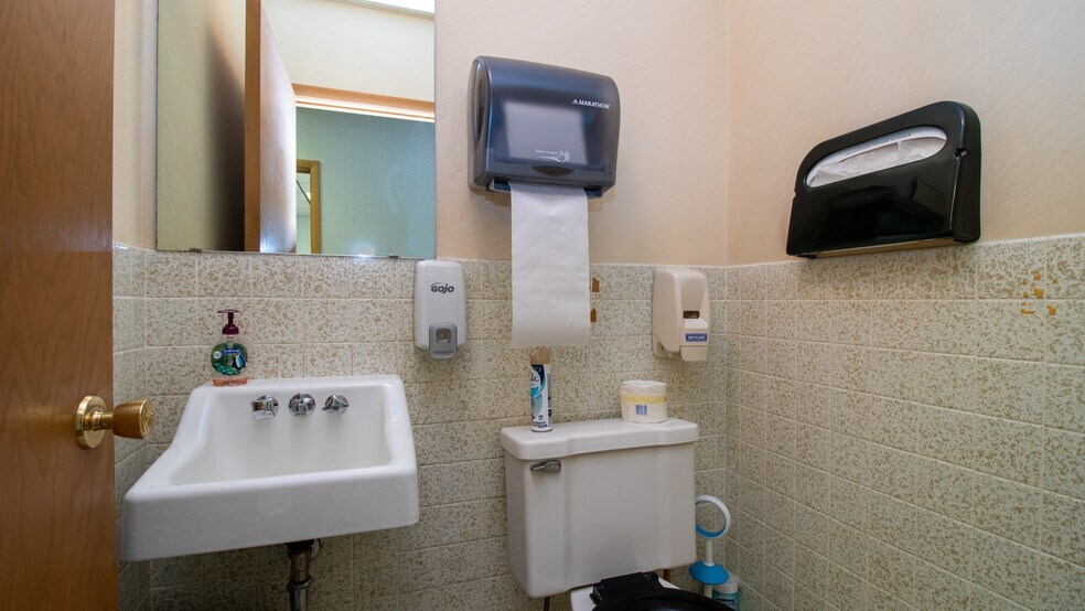 More Photos Of 214 2nd St, Brokaw Loft Creative Space For Sale