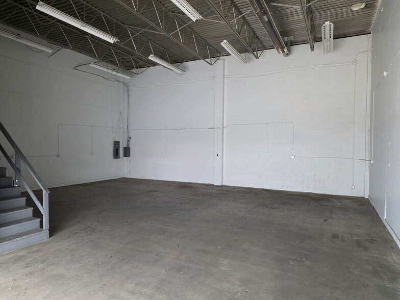 More Photos Of 20081-20091 Industrial Ave, Langley Warehouse For Lease