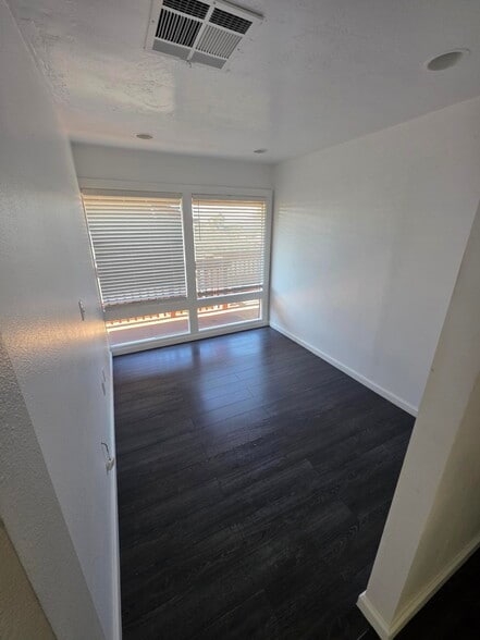 More Photos Of 1135 Camino del Mar, Del Mar Office For Lease