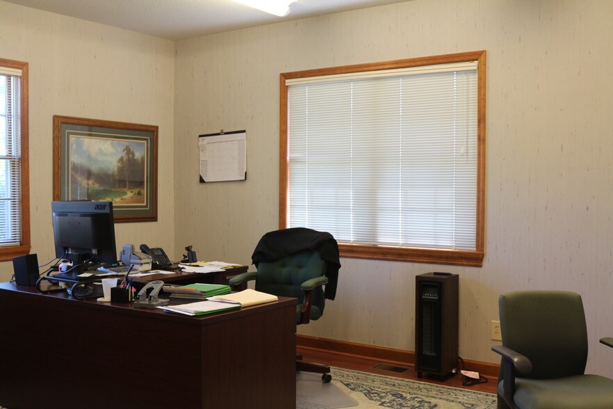 More Photos Of 450 S Durkin Dr, Springfield Office For Sale