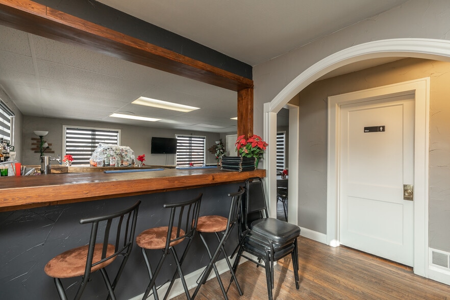 More Photos Of 7224 Center St, Mentor Restaurant For Sale