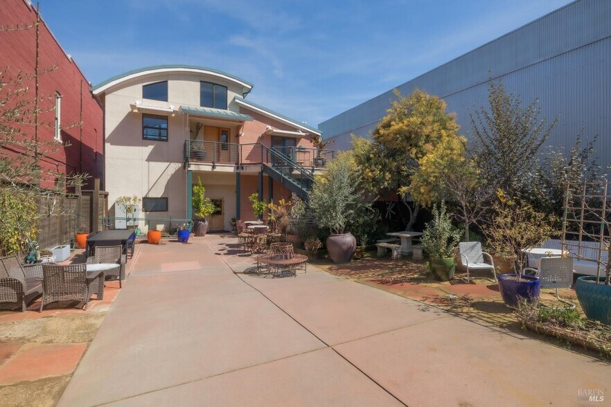 More Photos Of 21015 Geyserville Ave, Geyserville General Retail For Sale