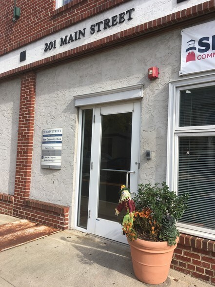 More Photos Of 201 Main St, Toms River Office For Lease