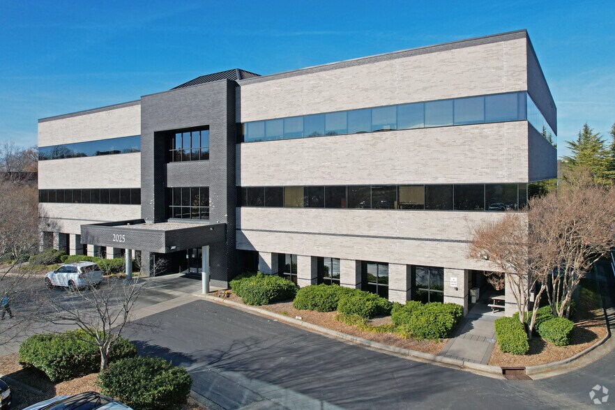More Photos Of 2025 Frontis Plaza Blvd, Winston-Salem Medical For Lease