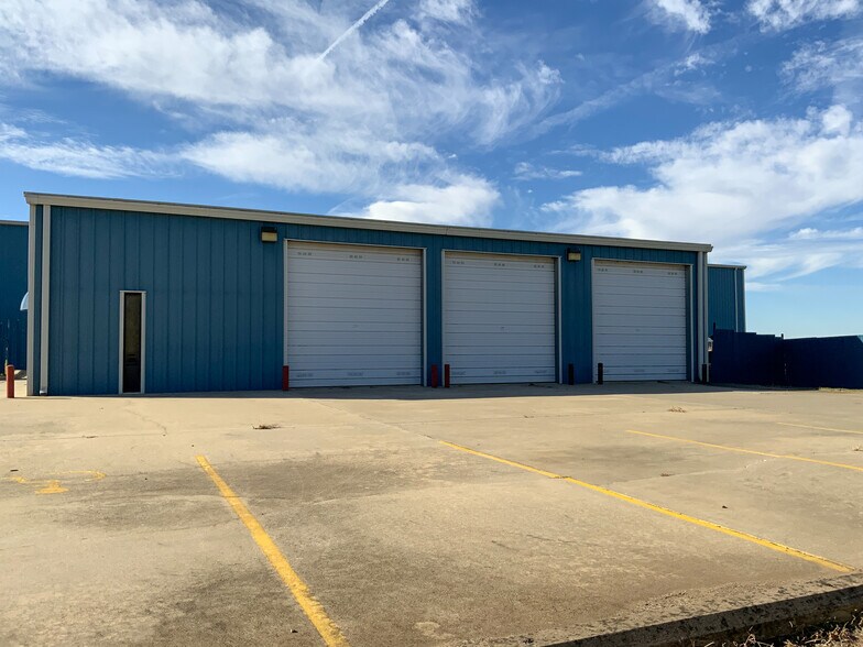 More Photos Of 3035 NE 23rd St, Oklahoma City Industrial For Sale