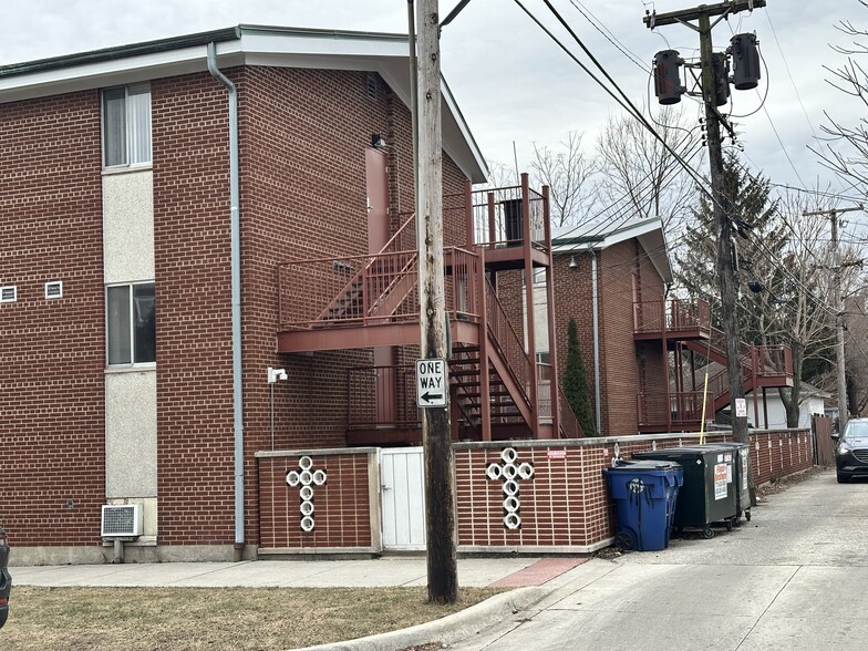 More Photos Of 1400 S Austin Blvd, Cicero Shelter For Sale