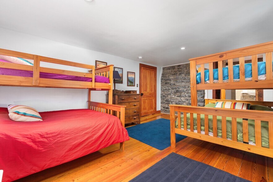 More Photos Of 315 Ganders Dr, Luray Hospitality For Sale