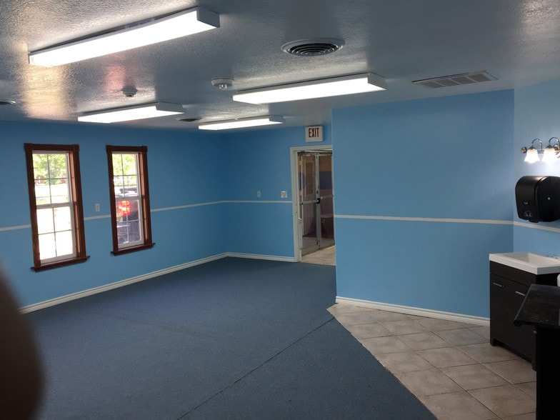 More Photos Of 8128 Braewick Dr, Houston Daycare Center For Sale