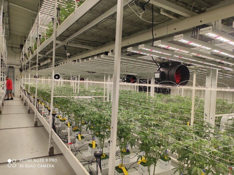 More Photos Of 609 Indian Rd, Seiling Auto Repair For Sale