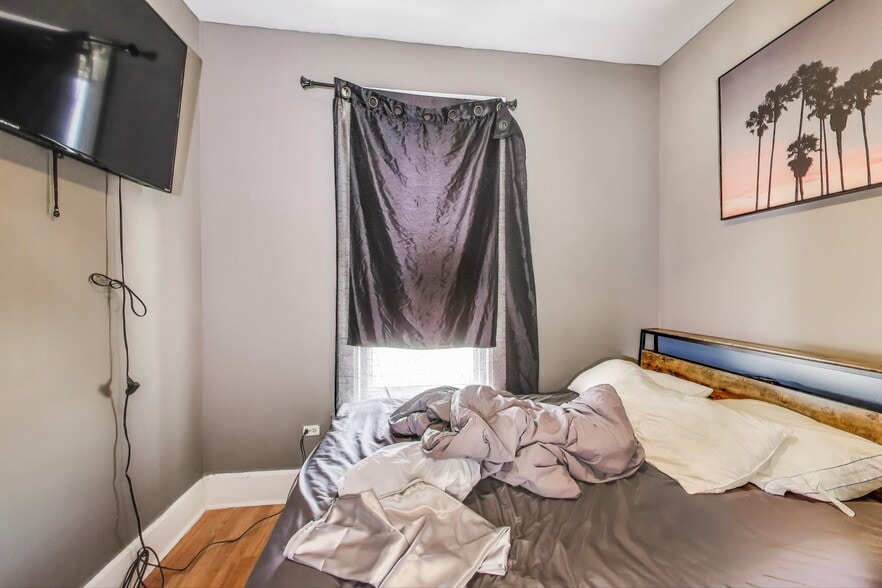 More Photos Of 2916 W 25th Pl, Chicago Multifamily For Sale