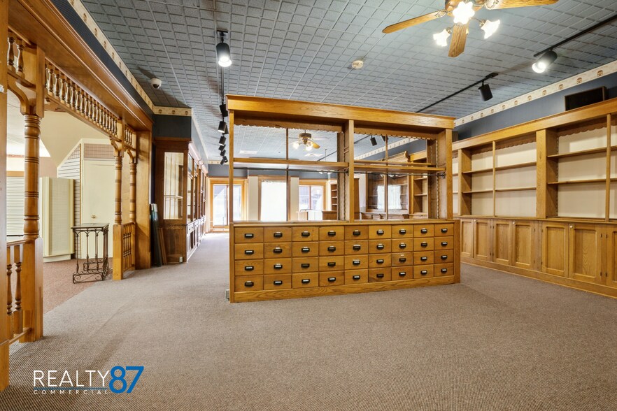 More Photos Of 107 S Franklin St, Manchester Storefront For Sale