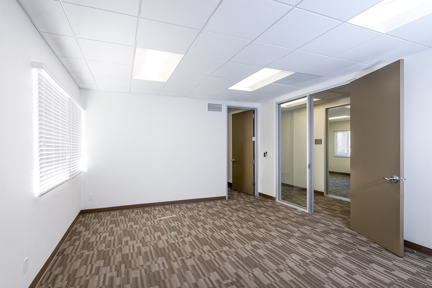 More Photos Of 2320-2396 Fletcher Pky, El Cajon Unknown For Lease