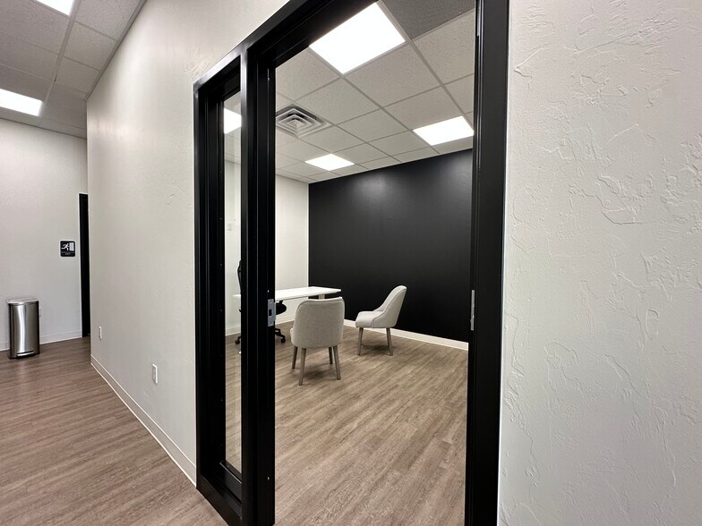 More Photos Of 901 E Main St, Yukon Coworking Space