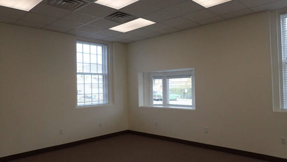 More Photos Of 1733 Washington Blvd, Easton Office For Sale