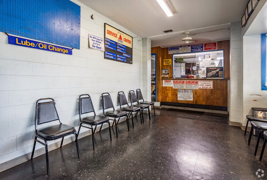 More Photos Of 2201 E Busch Blvd, Tampa Auto Repair For Sale